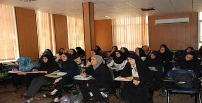 ضرورت فعالیت مامای دوره دیده در مراکز دوستدار مادر